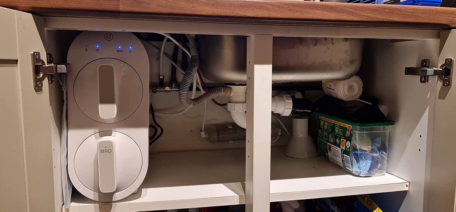 A Waterdrop Reverse Osmosis Undersink Kit